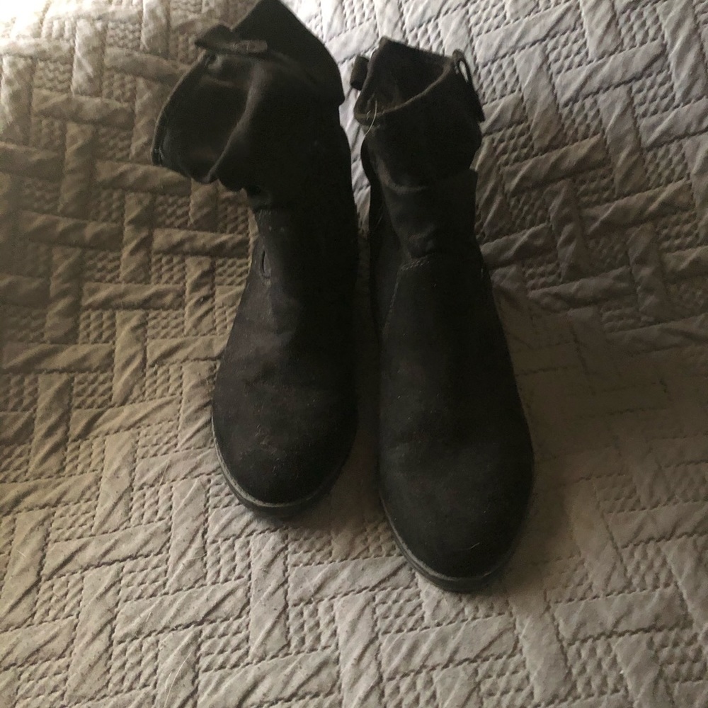 Boots Size 7.5- new